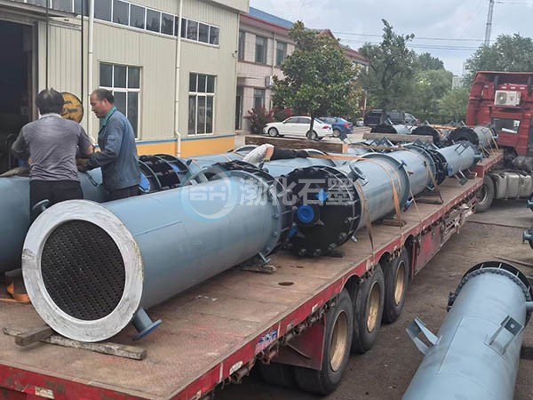 鑫海肥料化工廠(chǎng)量訂購石墨換熱器提前交付